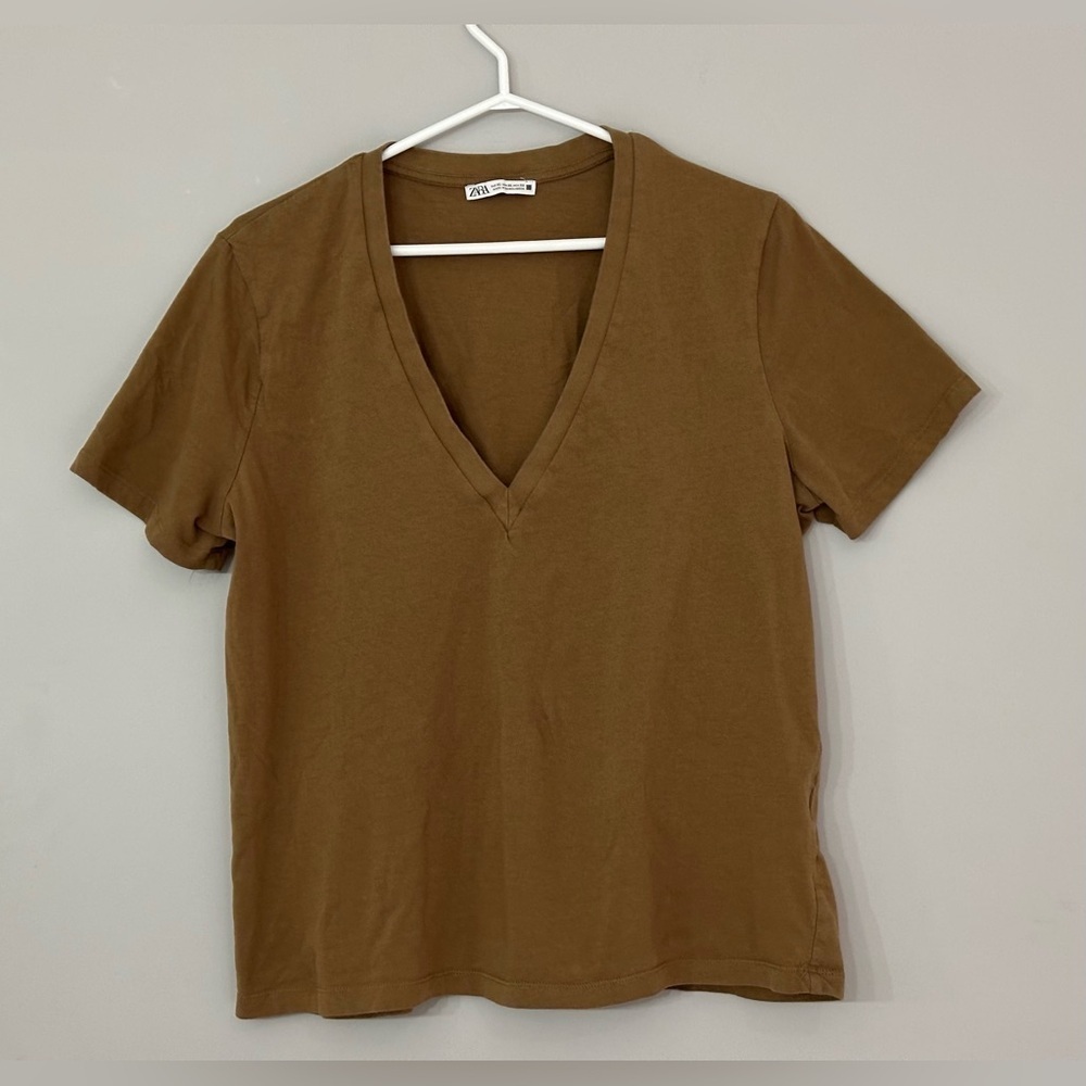 Zara: Women’s V-Neck Short Sleeve Top-Size XL